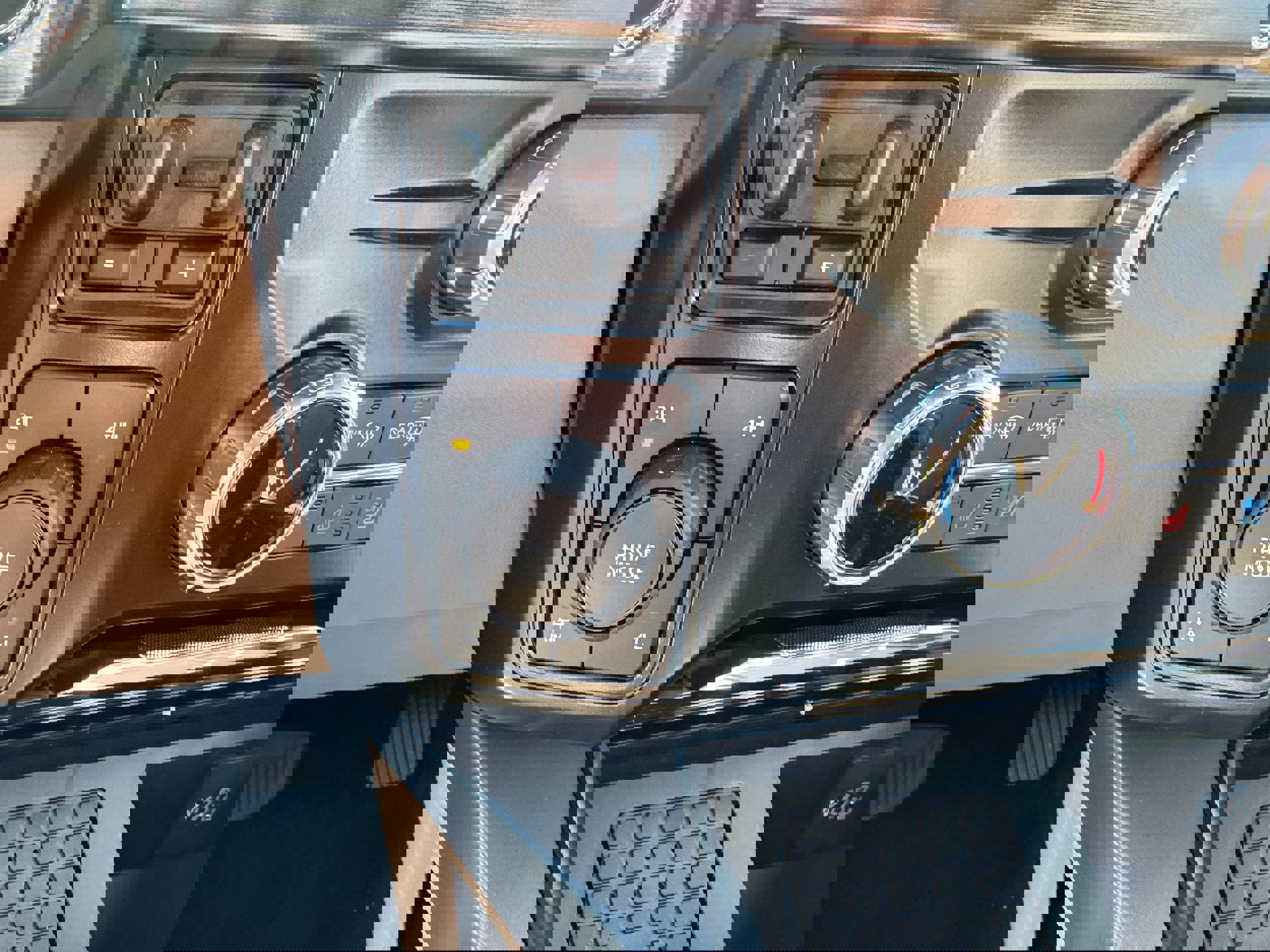 New 2026 Ford F350 Lariat w/ Lariat Premium Package image 26