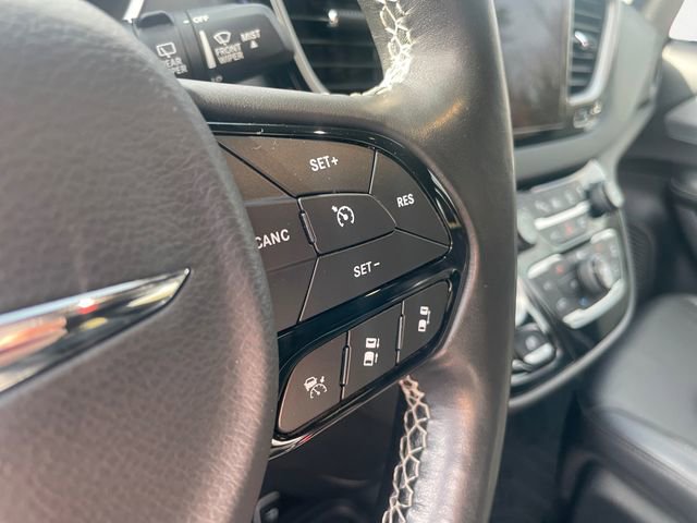 Used 2020 Chrysler Pacifica Touring-L Plus image 21