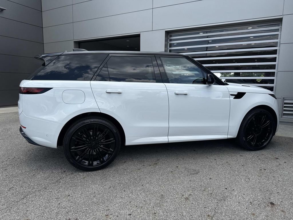 New 2026 Land Rover Range Rover Sport Dynamic SE AWD/4WD image 8