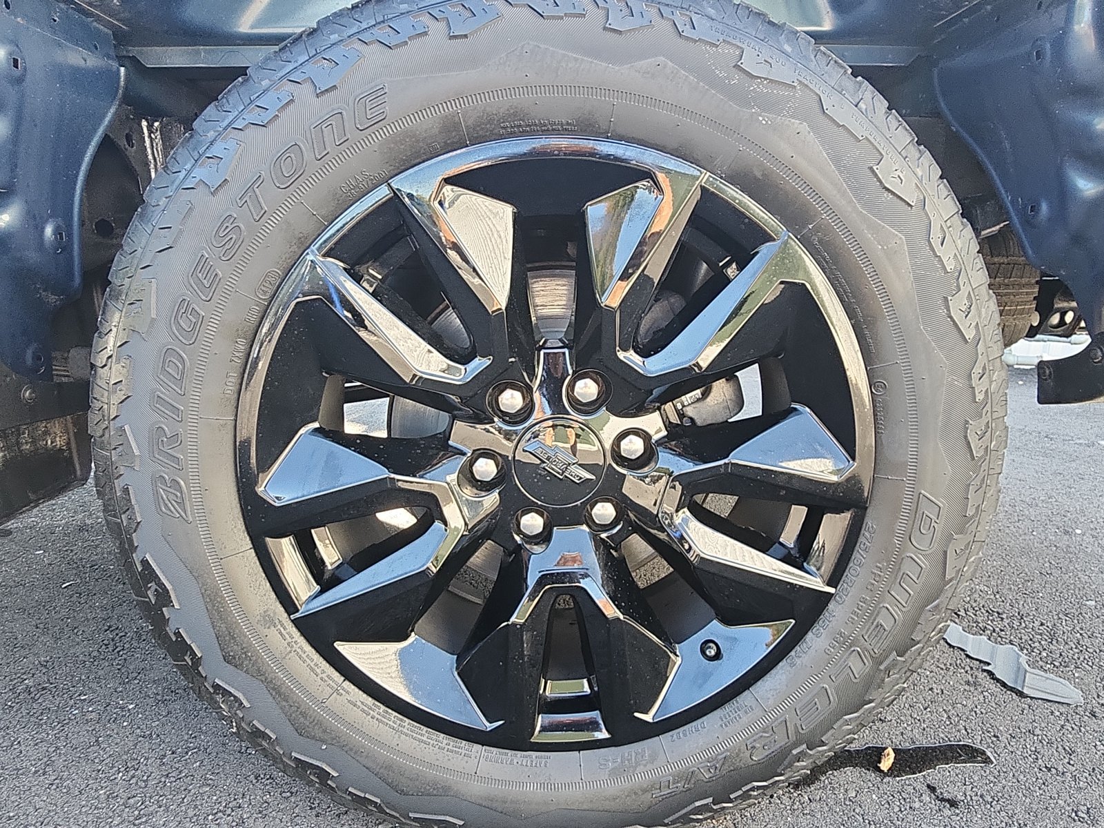 Used 2024 Chevrolet Silverado 1500 LT AWD/4WD image 8