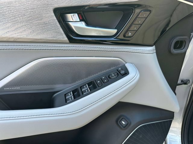 Certified 2026 Acura MDX w/ Advance Package AWD/4WD image 13