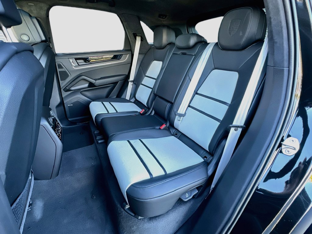 New 2027 Porsche Cayenne GTS AWD/4WD image 24