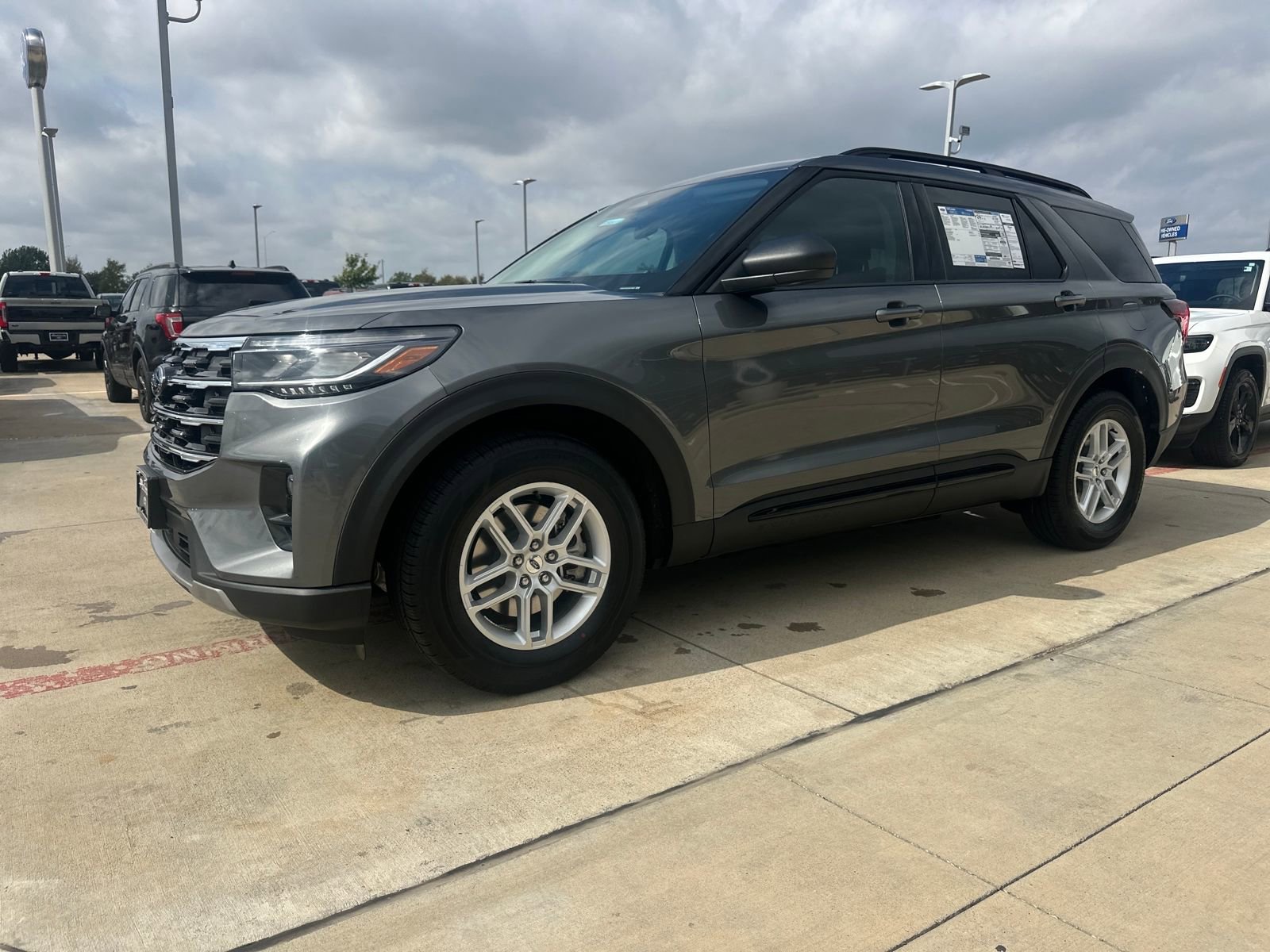 New 2026 Ford Explorer Active w/ Active Comfort Package image 1