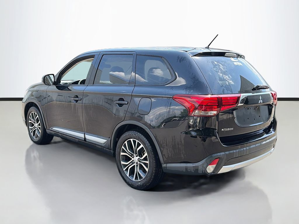 Used 2016 Mitsubishi Outlander SE FWD image 8