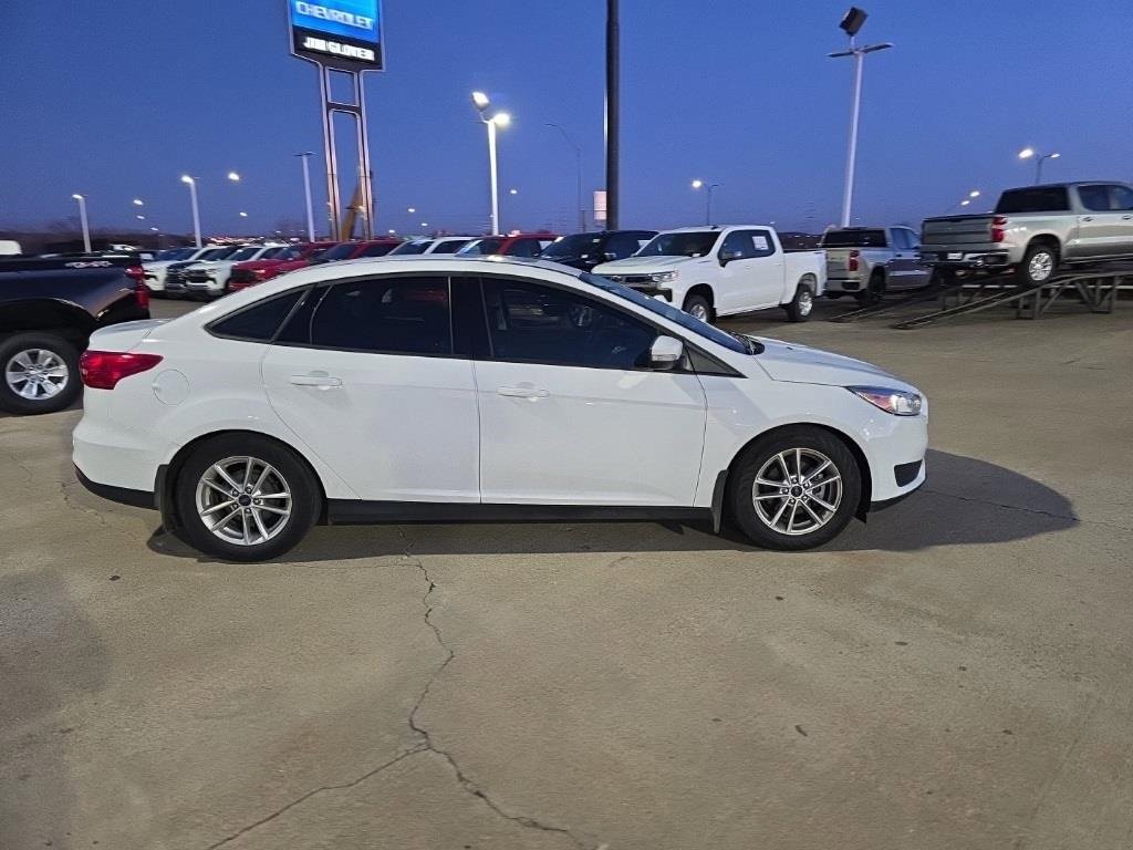 Used 2016 Ford Focus SE w/ Reverse Sensing Package image 4