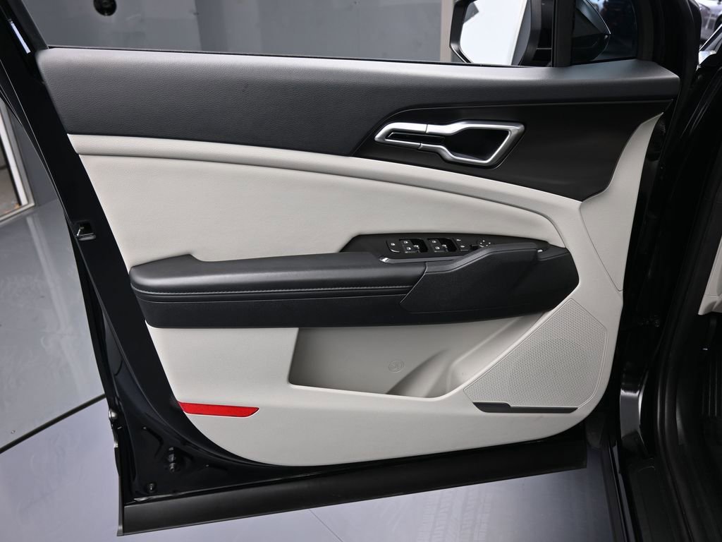 Used 2024 Kia Sportage EX image 12