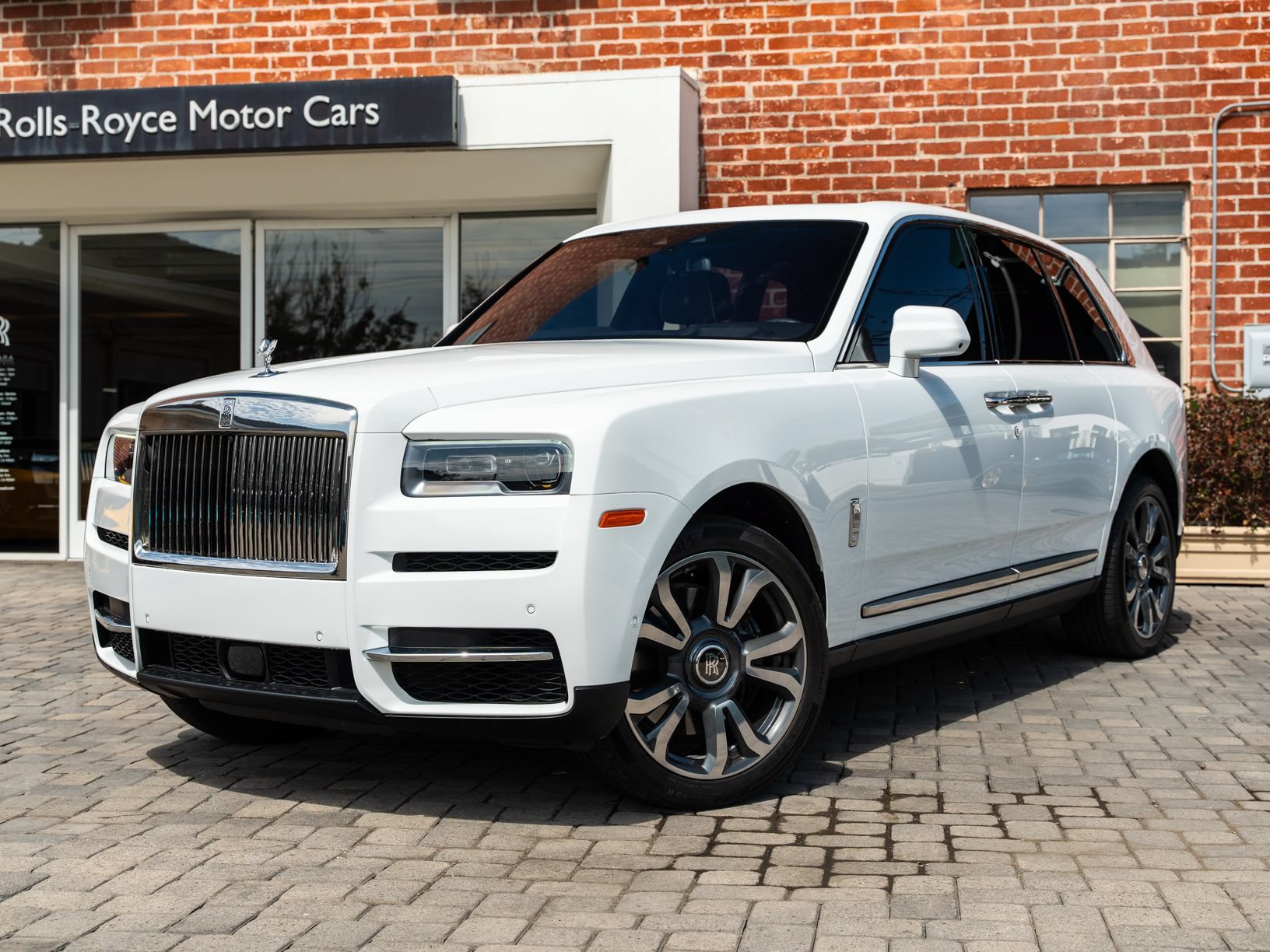 Certified 2024 Rolls-Royce Cullinan w/ Cullinan Package AWD/4WD image 1