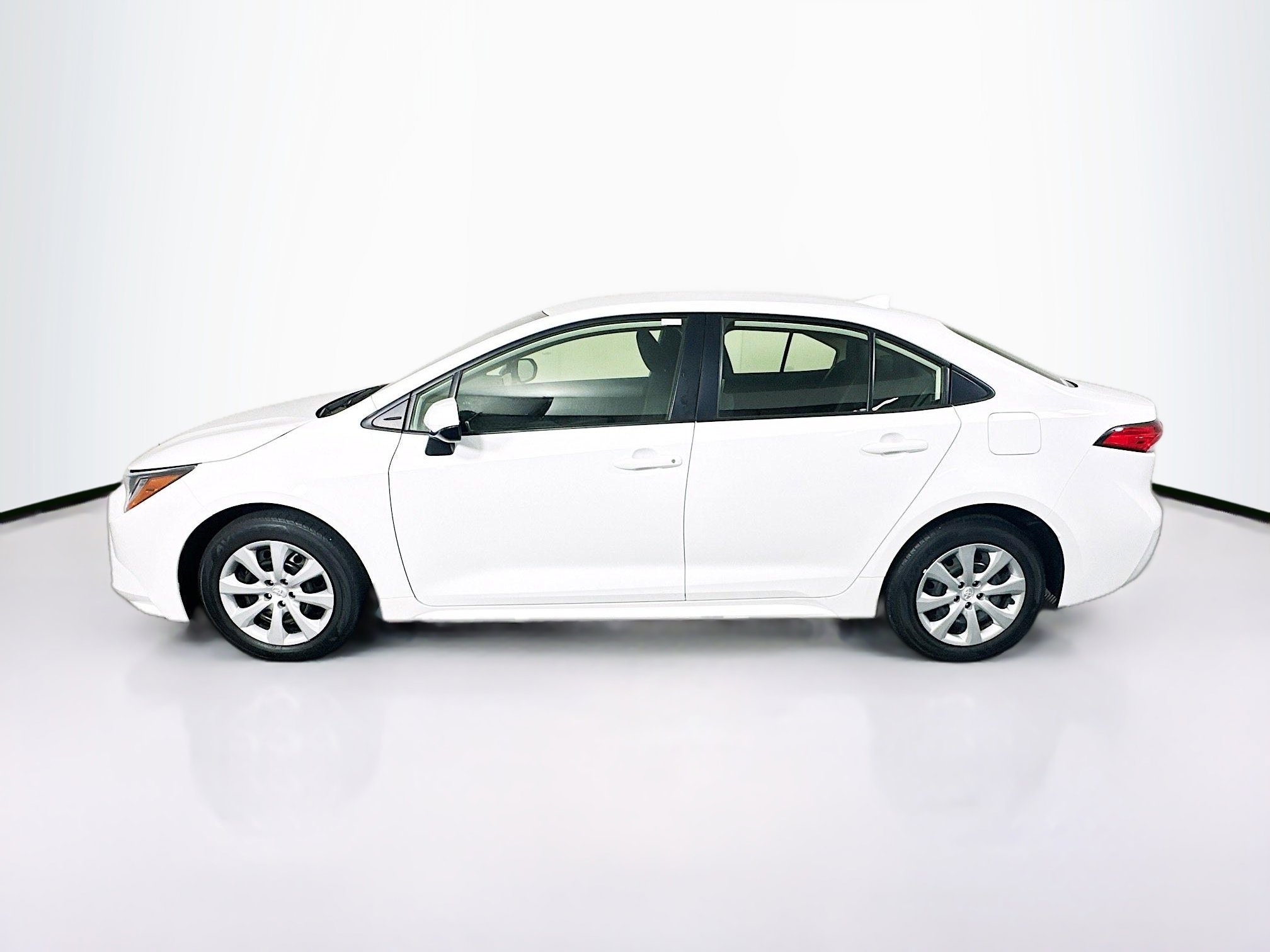 Used 2023 Toyota Corolla LE w/ Carpet Mat Package (TMS) image 4