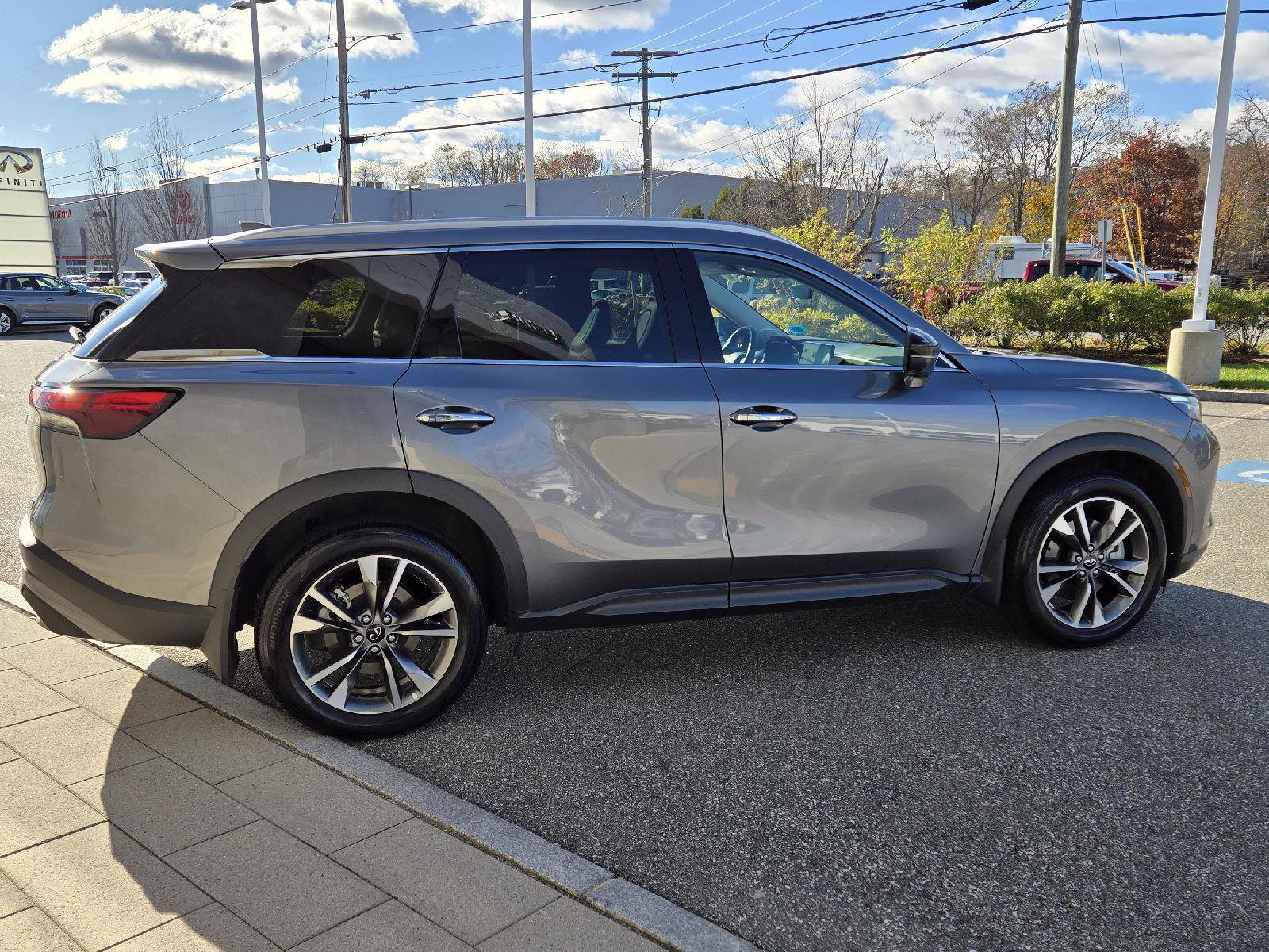 Certified 2025 INFINITI QX60 Luxe image 14