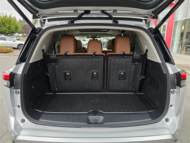 New 2025 Nissan Pathfinder Platinum w/ Cargo Package image 12