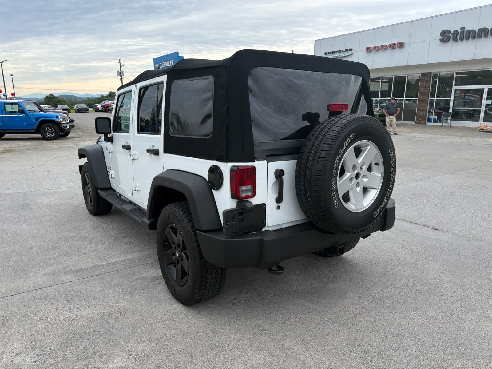 Used 2018 Jeep Wrangler Unlimited Sport S AWD/4WD image 7