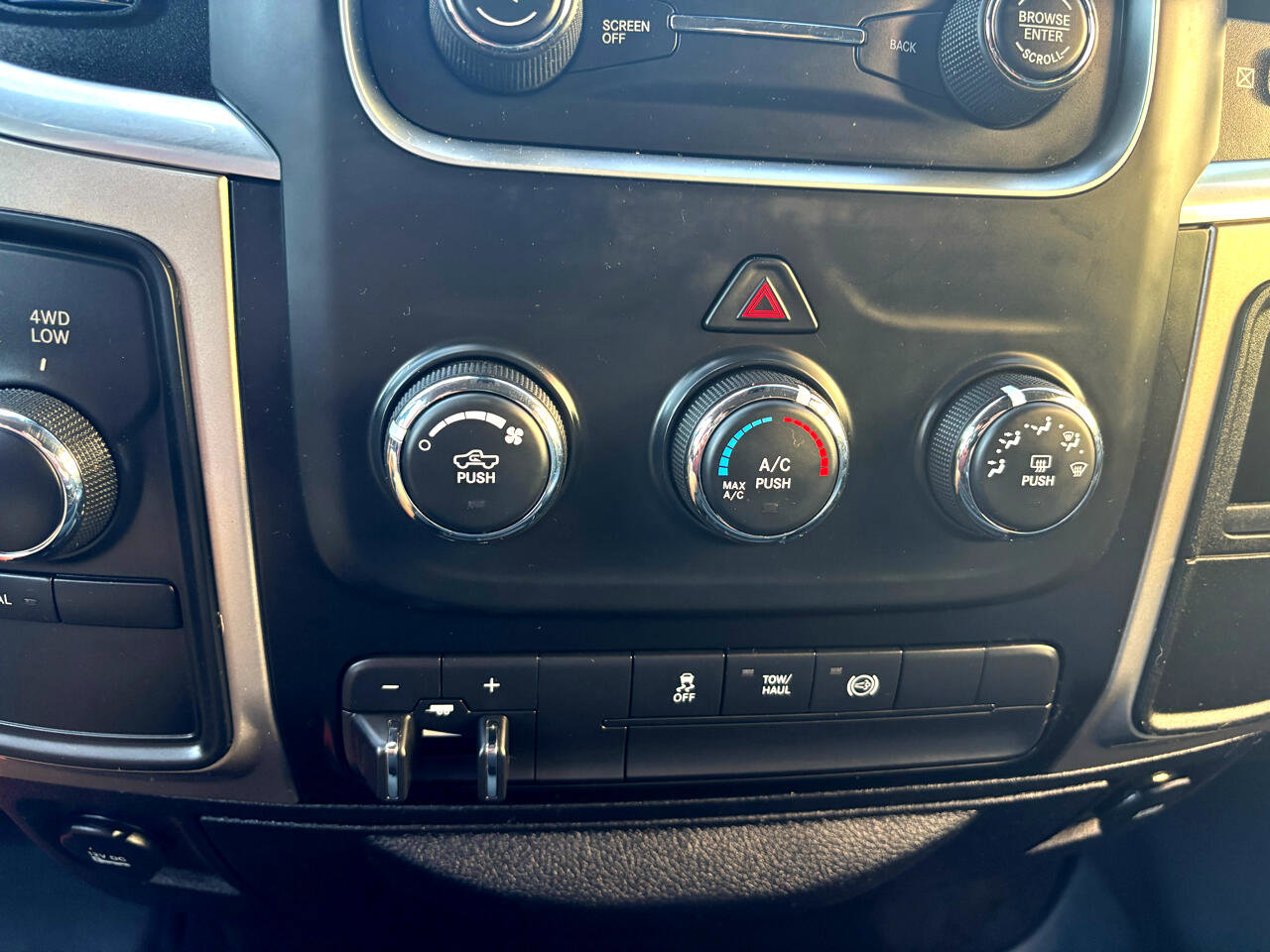 Used 2017 RAM 2500 SLT image 19