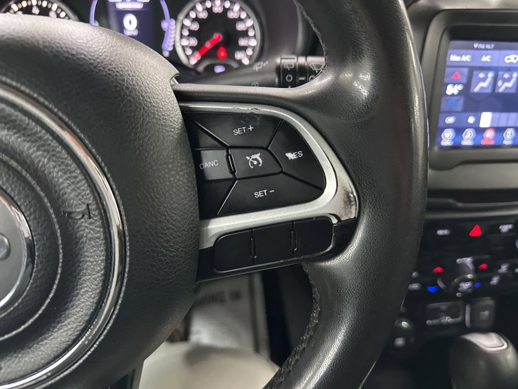 Used 2020 Jeep Renegade Latitude image 32