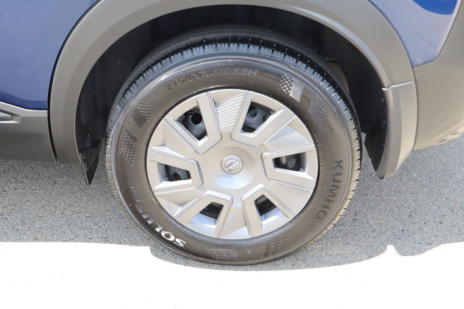 Used 2025 Nissan Kicks S FWD image 13