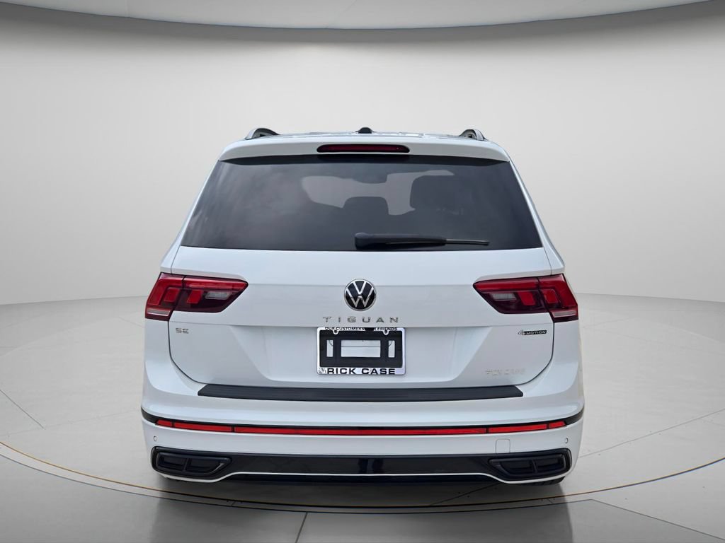 Certified 2024 Volkswagen Tiguan SE R-Line AWD/4WD image 5
