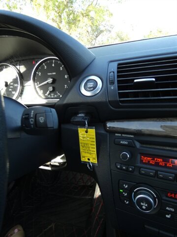 Used 2010 BMW 128i Convertible image 31
