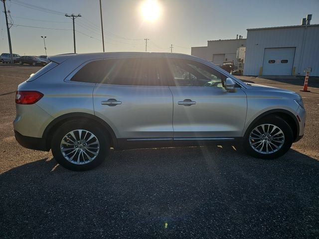 Used 2016 Lincoln MKX Select FWD image 6
