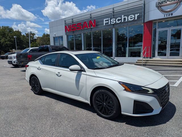 New 2026 Nissan Altima 2.5 SV w/ SV Special Edition Package FWD image 2