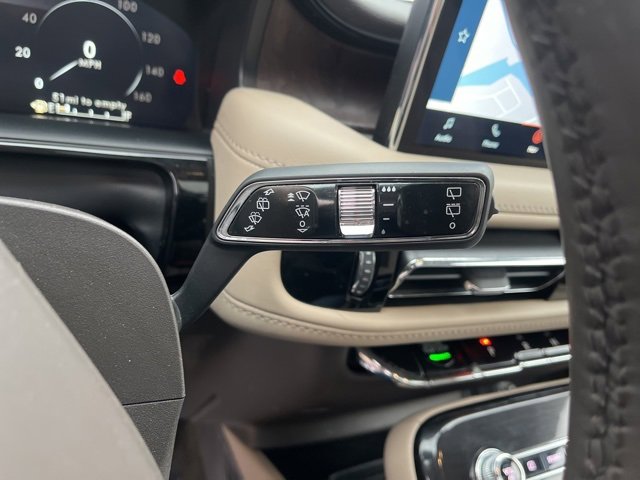 Used 2023 Lincoln Nautilus Reserve image 25