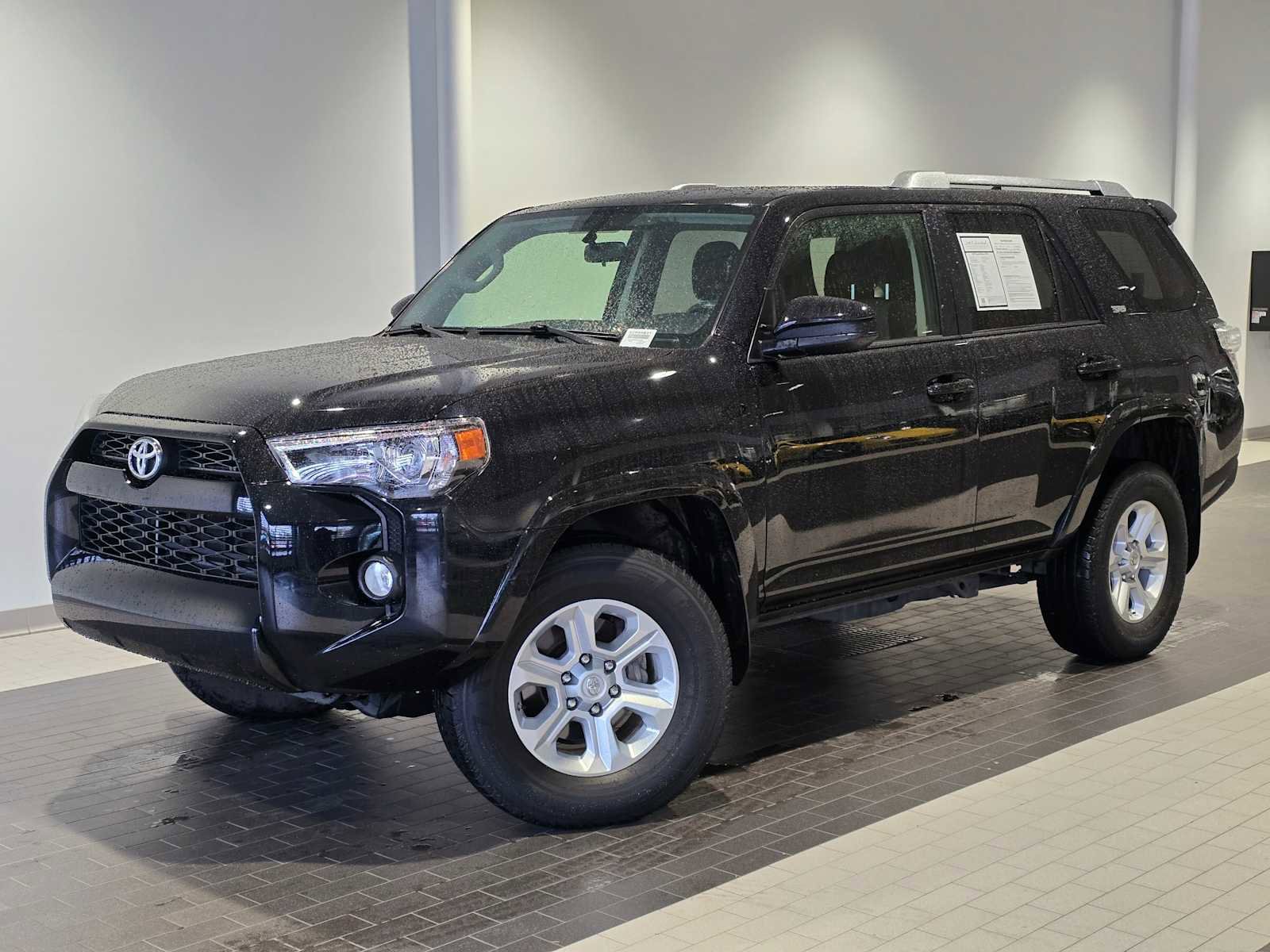 Used 2015 Toyota 4Runner SR5 image 1