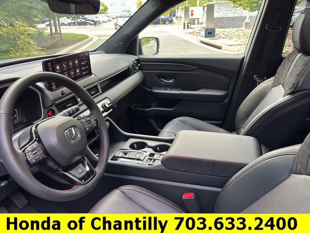 Certified 2026 Honda Pilot Black Edition image 23