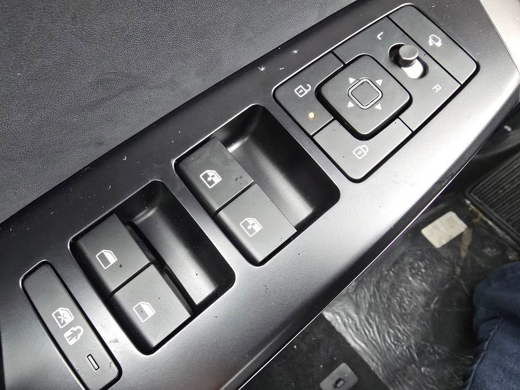 New 2025 Kia EV6 Light w/ Light LR Technology Package image 22