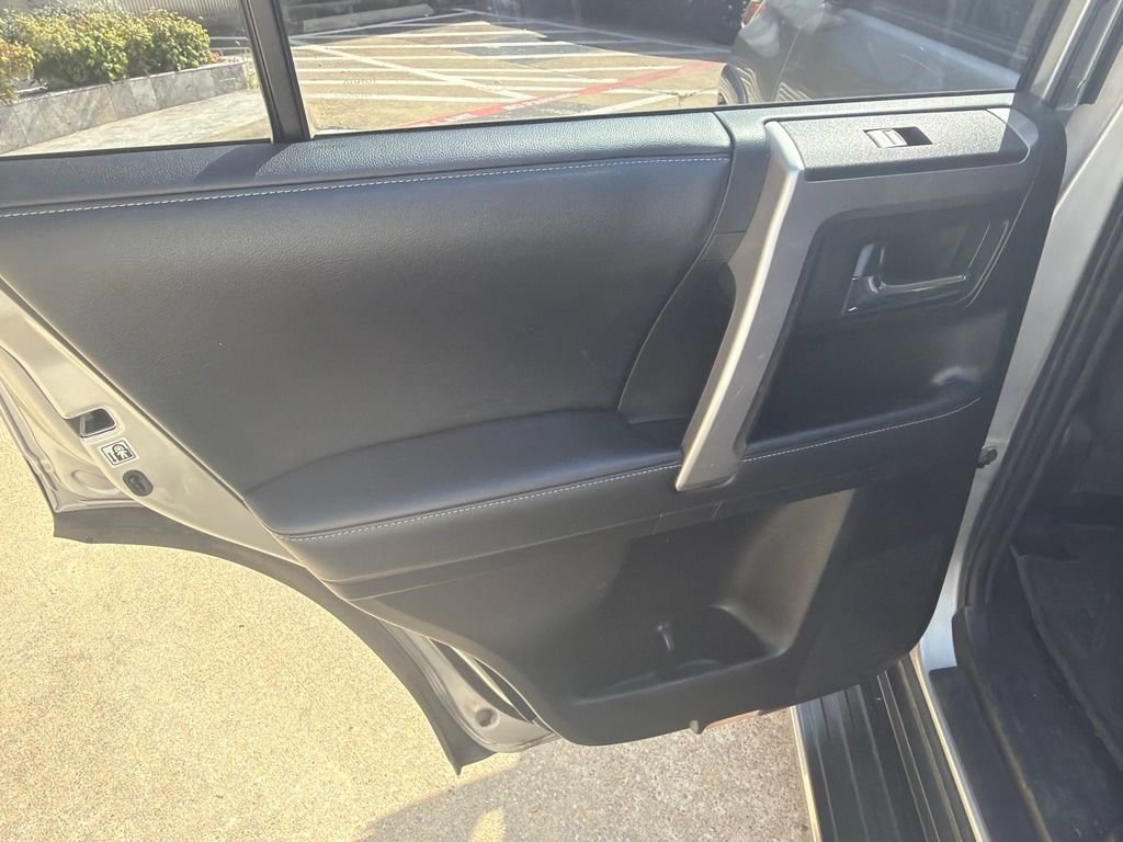 Used 2019 Toyota 4Runner SR5 Premium RWD image 15