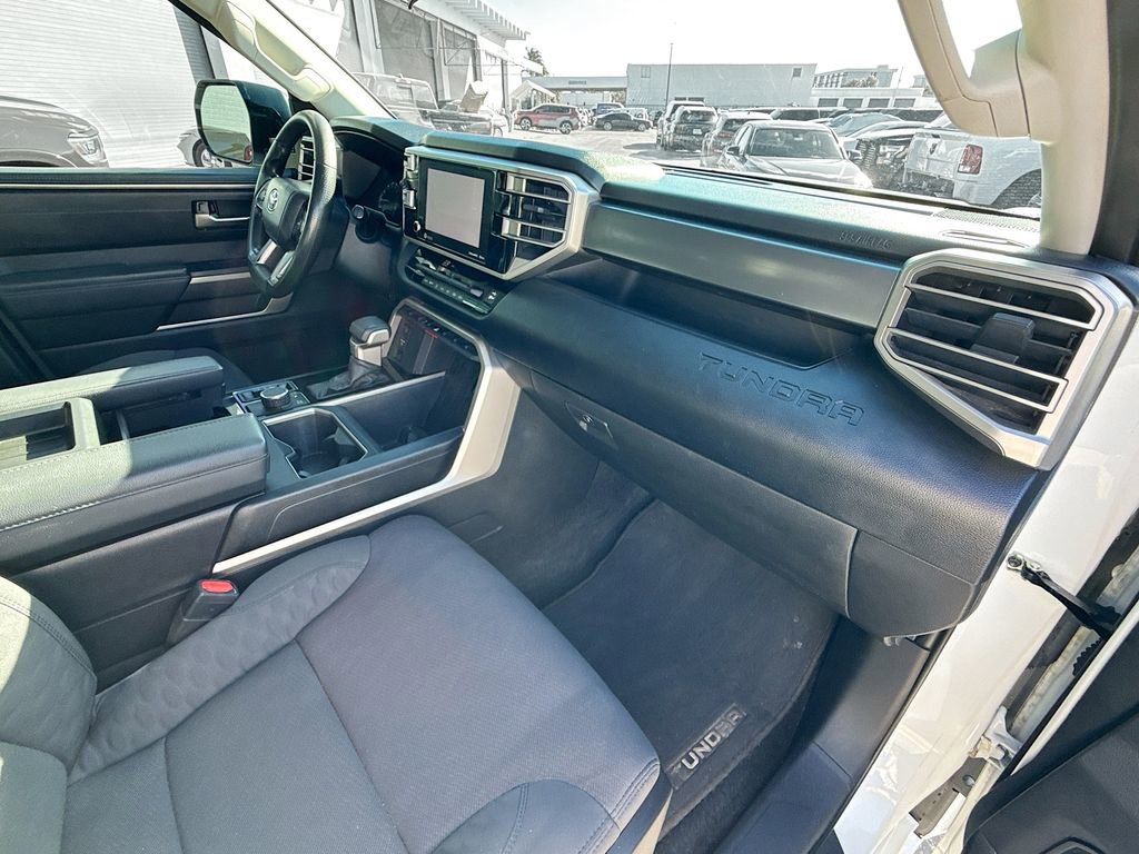 Used 2022 Toyota Tundra SR5 w/ SR5 Convenience Package image 32