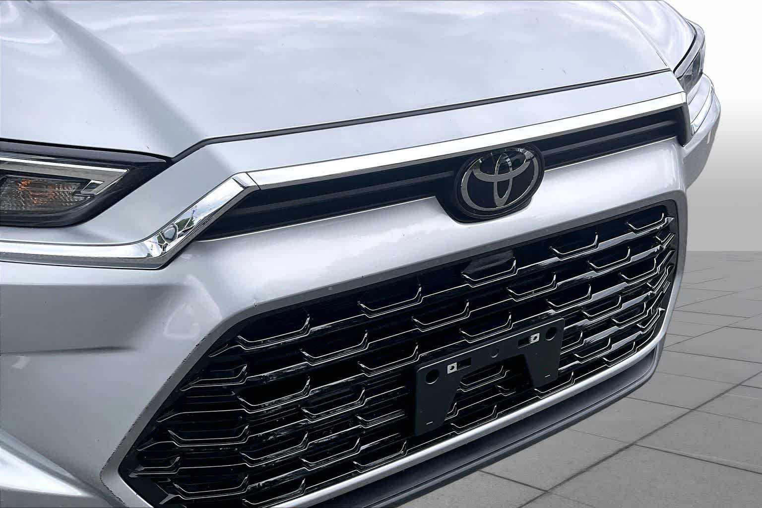 Used 2025 Toyota Grand Highlander AWD image 58