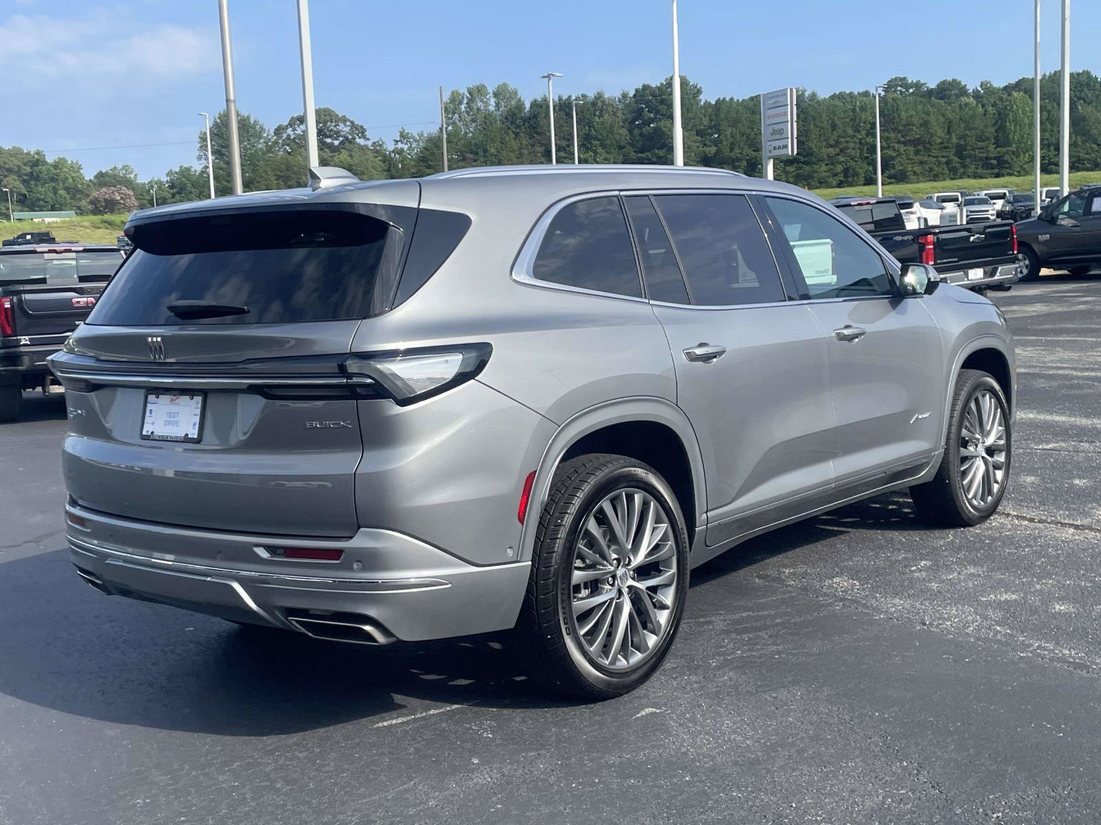 Certified 2025 Buick Enclave Avenir w/ Super Cruise Package AWD/4WD image 3