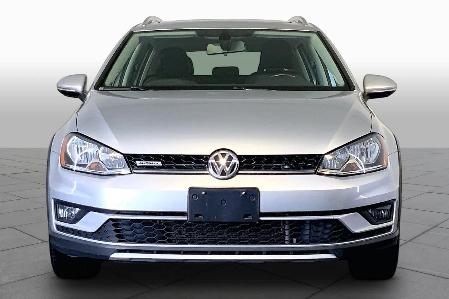 Used 2017 Volkswagen Golf Alltrack SE AWD/4WD image 4