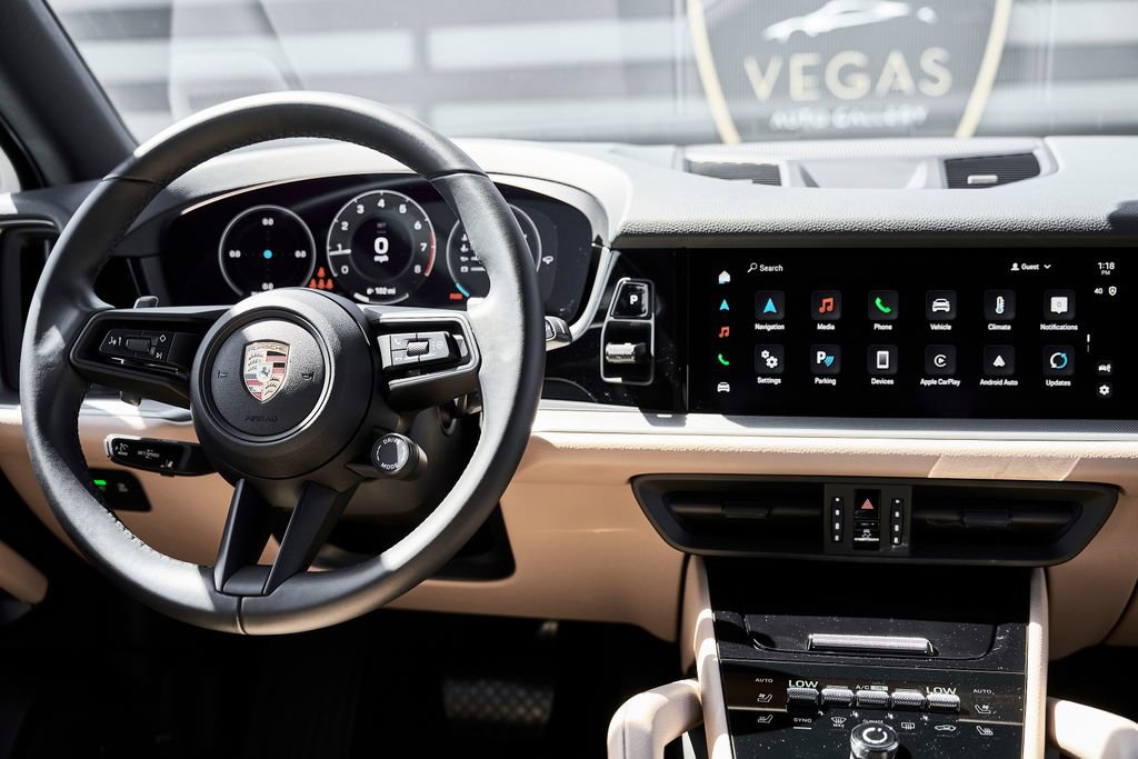 Used 2025 Porsche Cayenne image 48