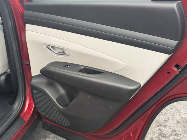 Used 2025 Hyundai Tucson SEL FWD image 15