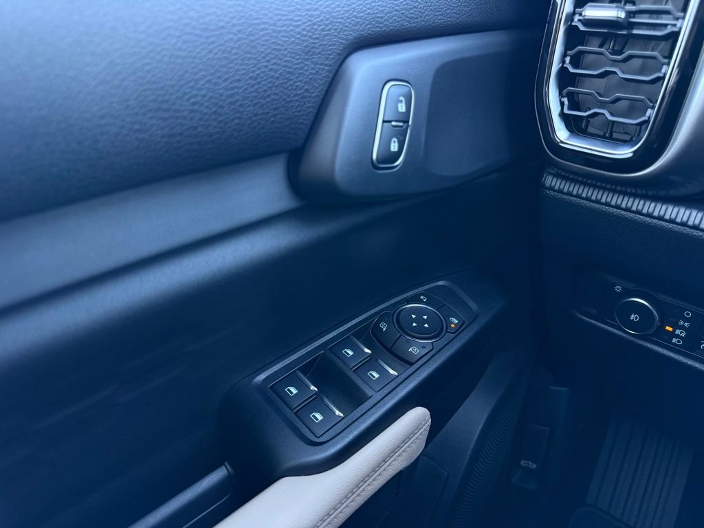 New 2025 Ford Ranger XLT w/ Equipment Group 301A High image 12