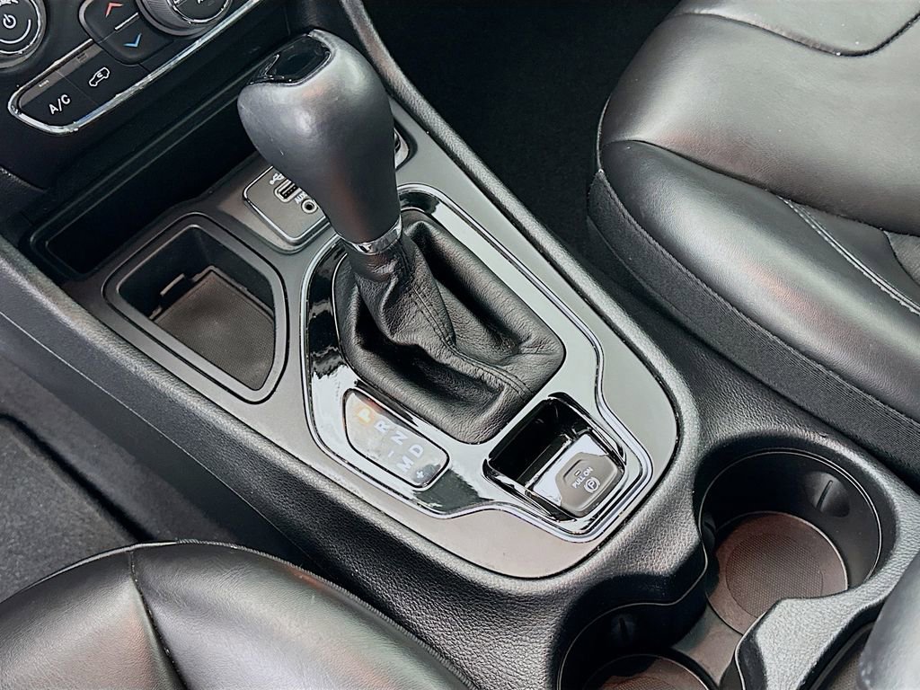 Used 2019 Jeep Cherokee Latitude Plus image 16