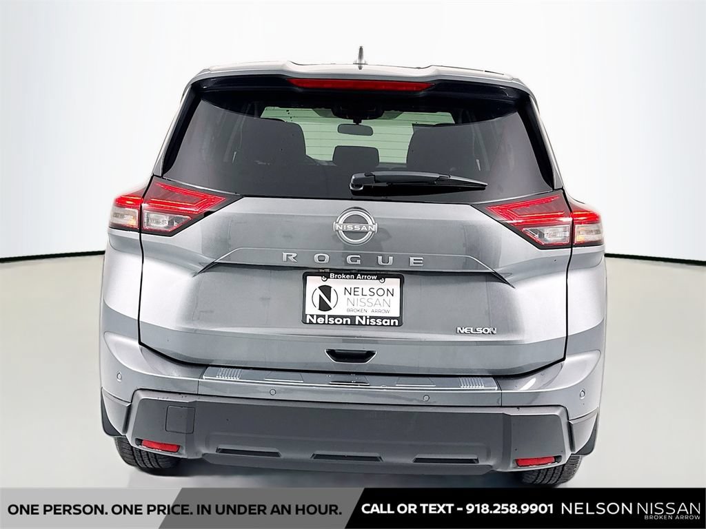 Certified 2025 Nissan Rogue SV FWD image 6