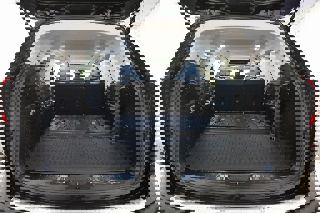 Certified 2024 Subaru Ascent Limited w/ Technology Package image 10