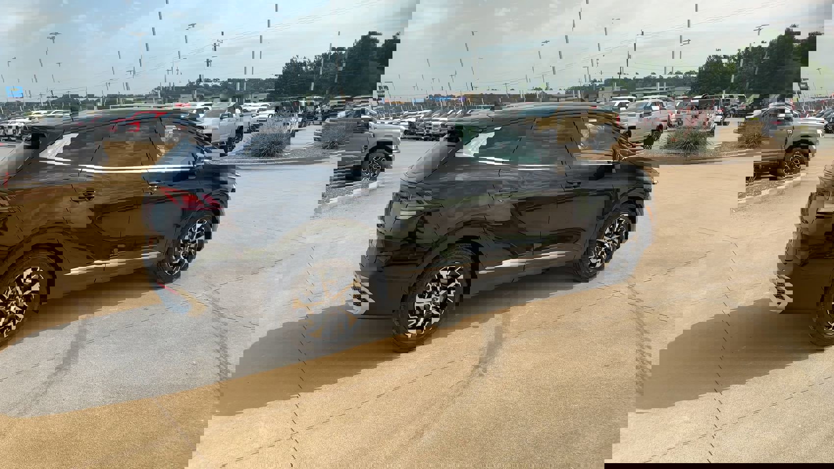 Used 2024 Kia Sportage EX image 8