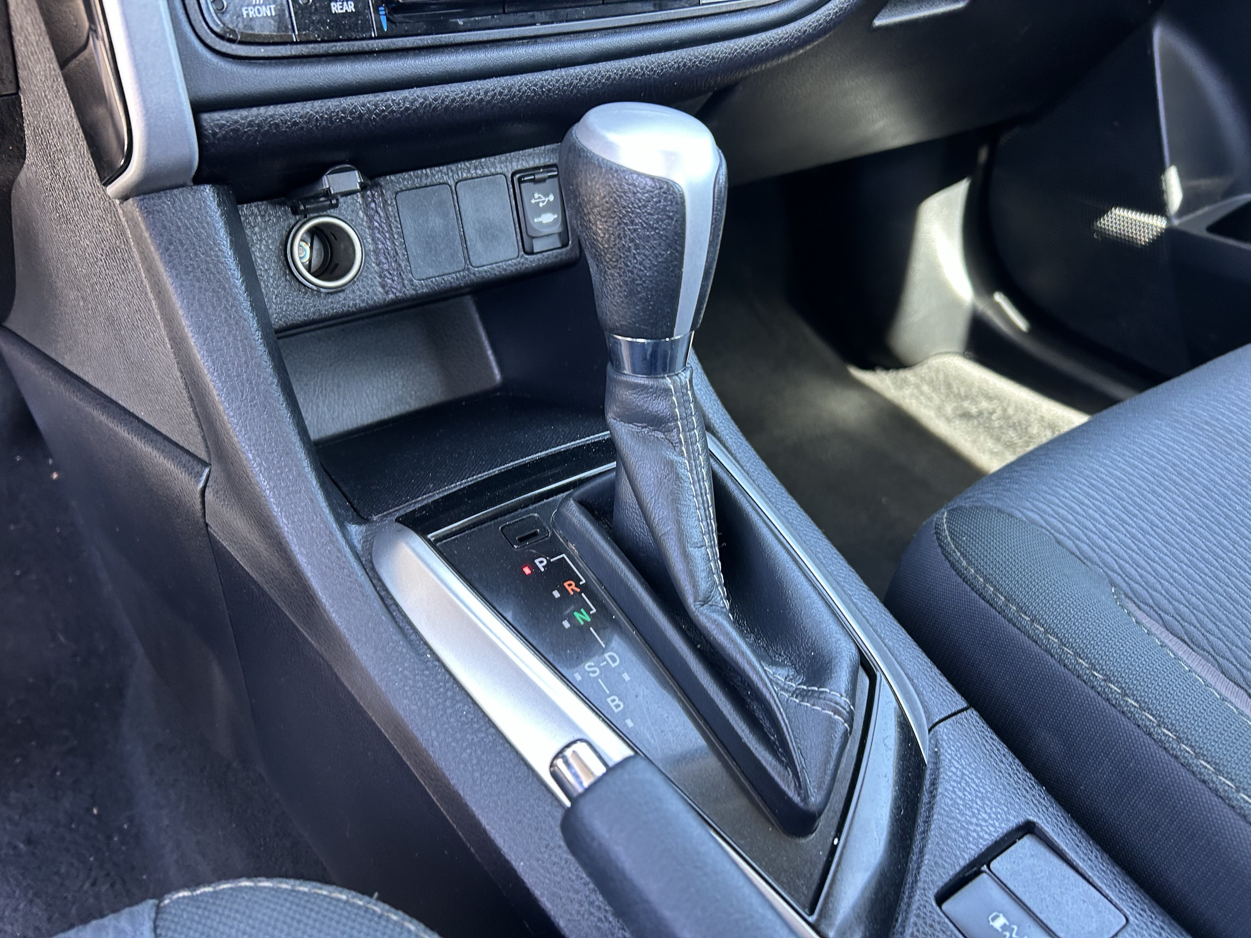 Certified 2019 Toyota Corolla LE FWD image 23