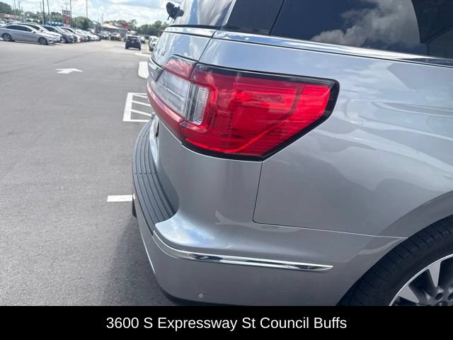 Used 2020 Lincoln Navigator Reserve AWD/4WD image 8