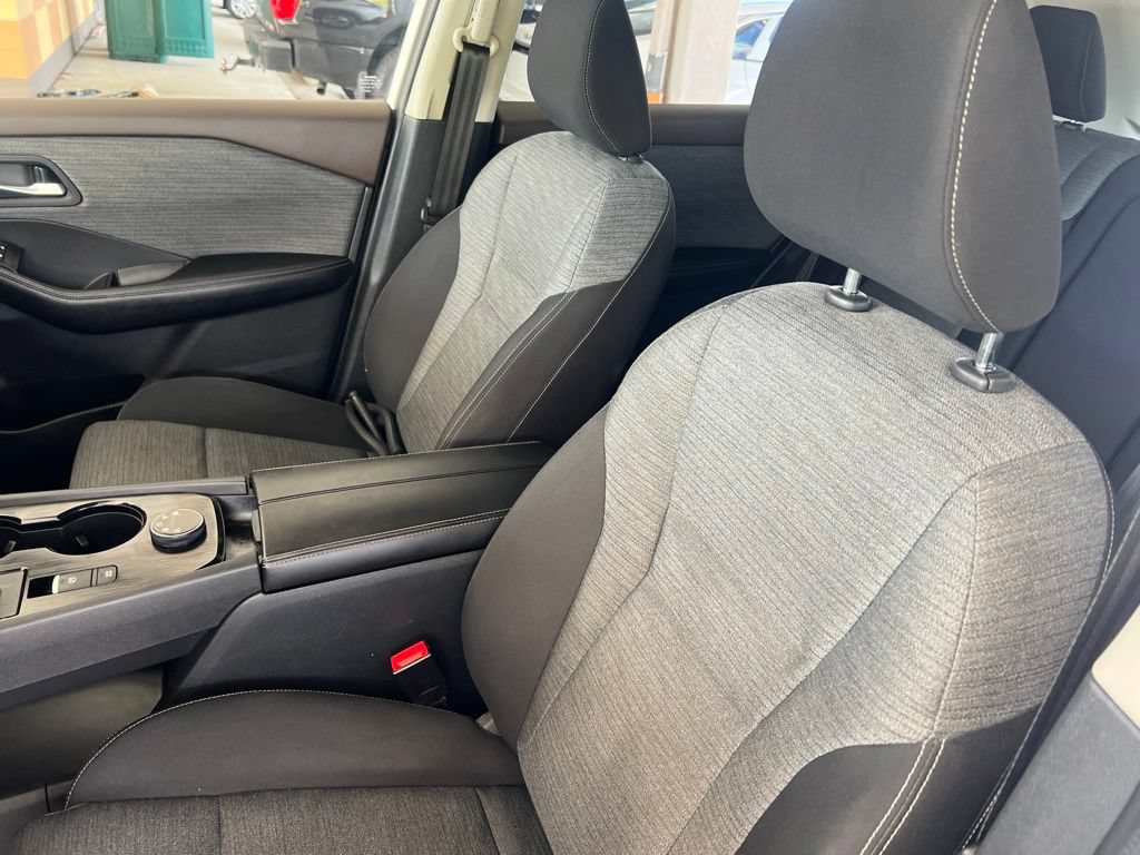 Used 2021 Nissan Rogue SV AWD/4WD image 5