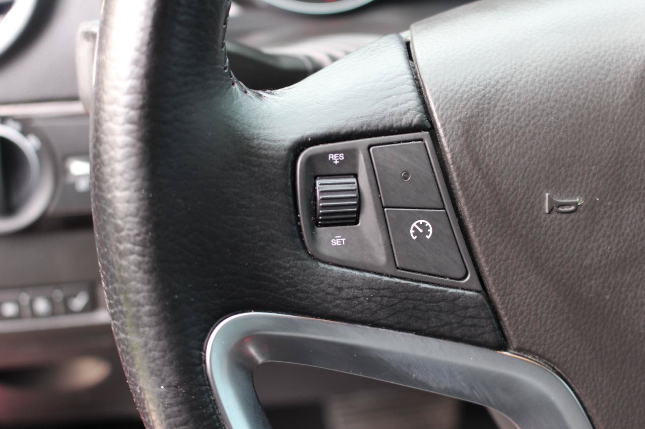 Used 2014 Chevrolet Captiva Sport LTZ FWD image 19