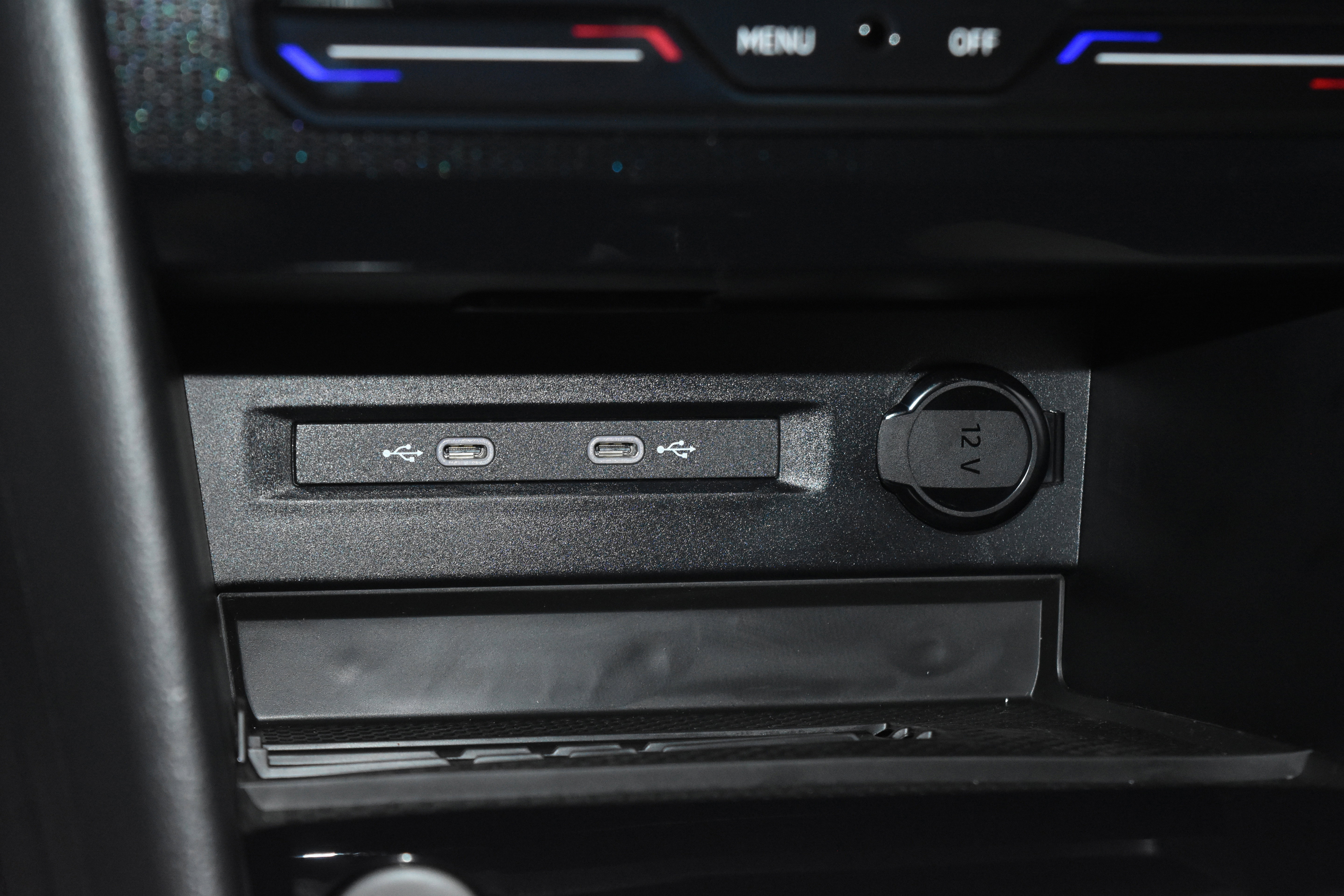 New 2025 Volkswagen Taos SE image 11