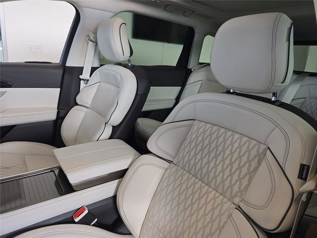 New 2024 Lincoln Nautilus Black Label image 16