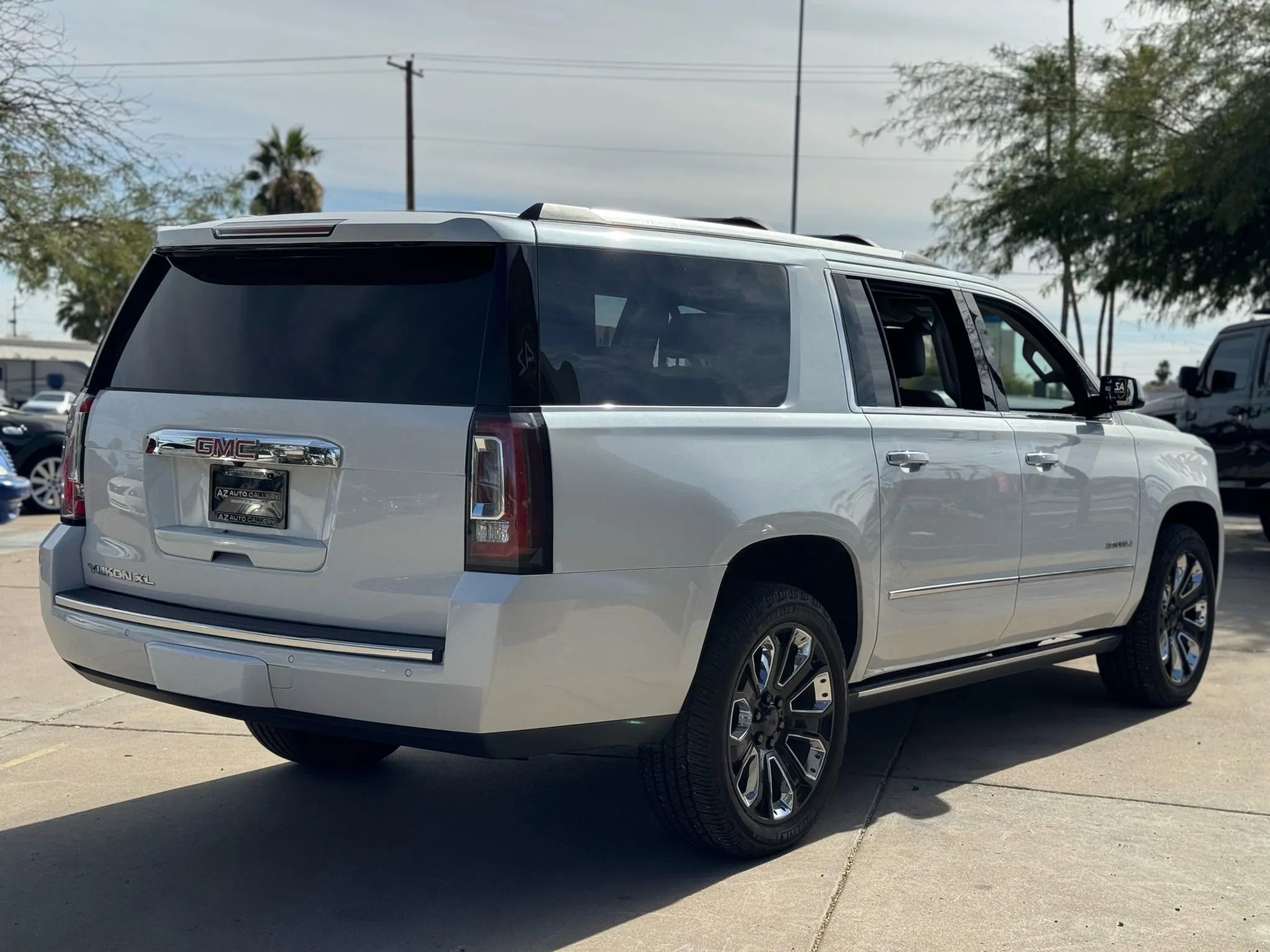 Used 2019 GMC Yukon XL Denali w/ Denali Ultimate Package image 6