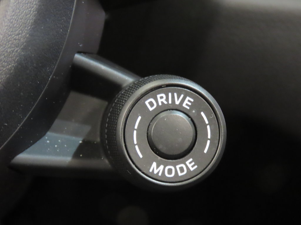Certified 2026 Porsche Macan AWD/4WD image 22