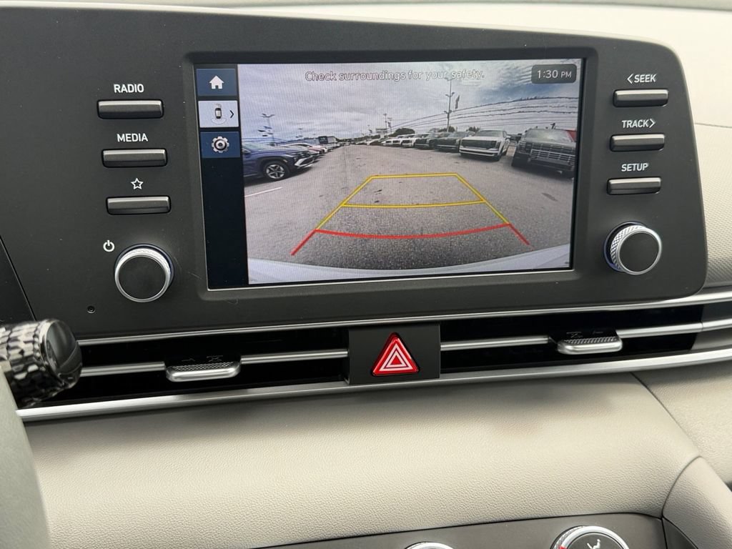 New 2026 Hyundai Elantra SE FWD image 23