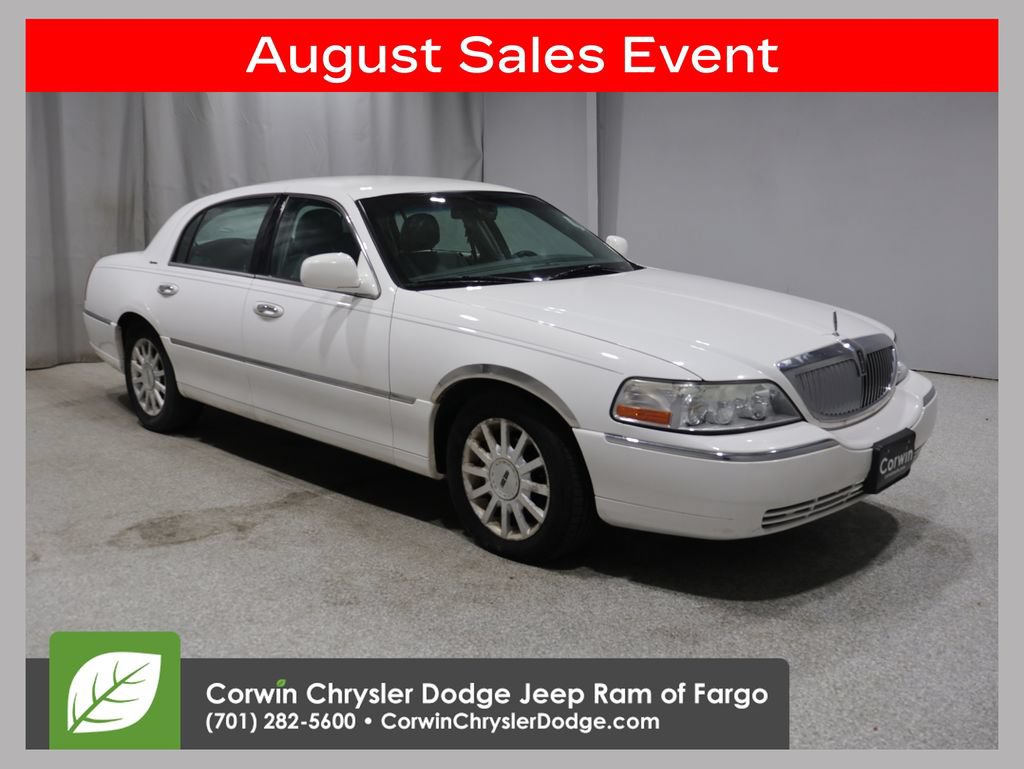 Used 2006 Lincoln Town Car Signature