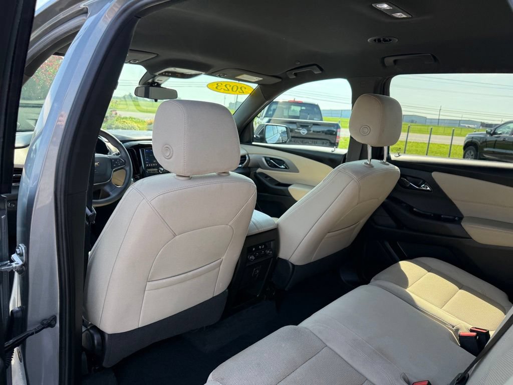 Used 2023 Chevrolet Traverse LS FWD image 9
