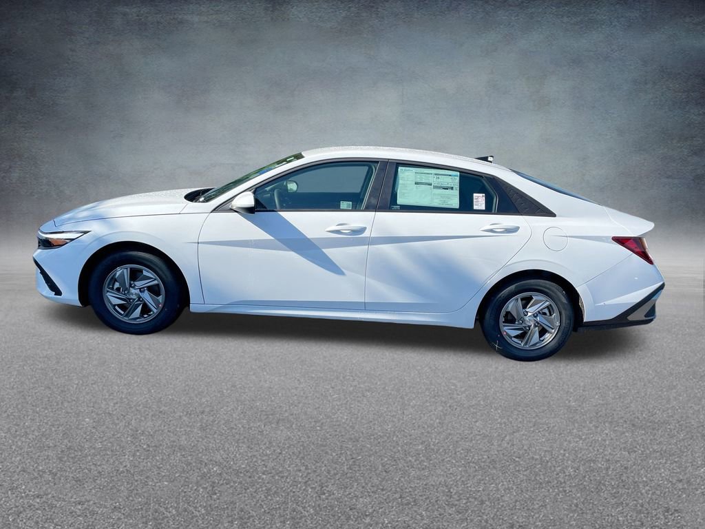 Certified 2025 Hyundai Elantra SE image 28